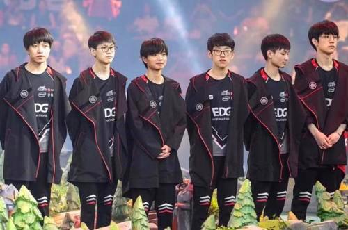 先是在预赛 先是在预赛