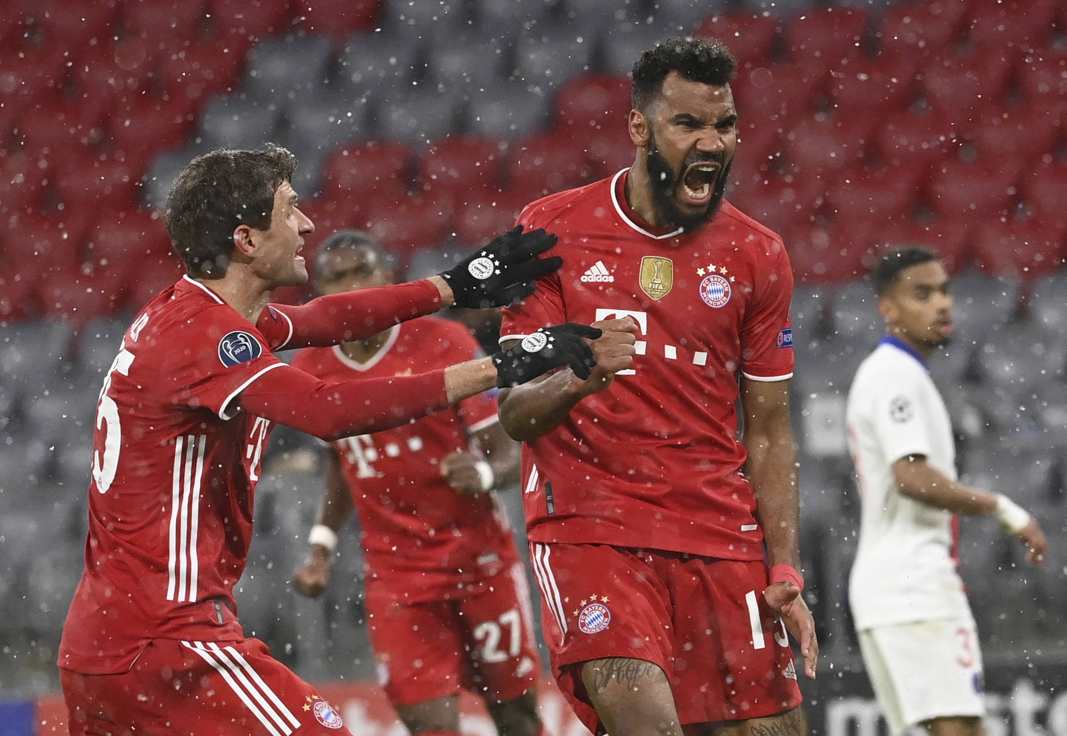 里充当左内 里充当左内